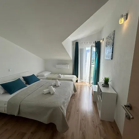 Palada * Poljica (Trogir)